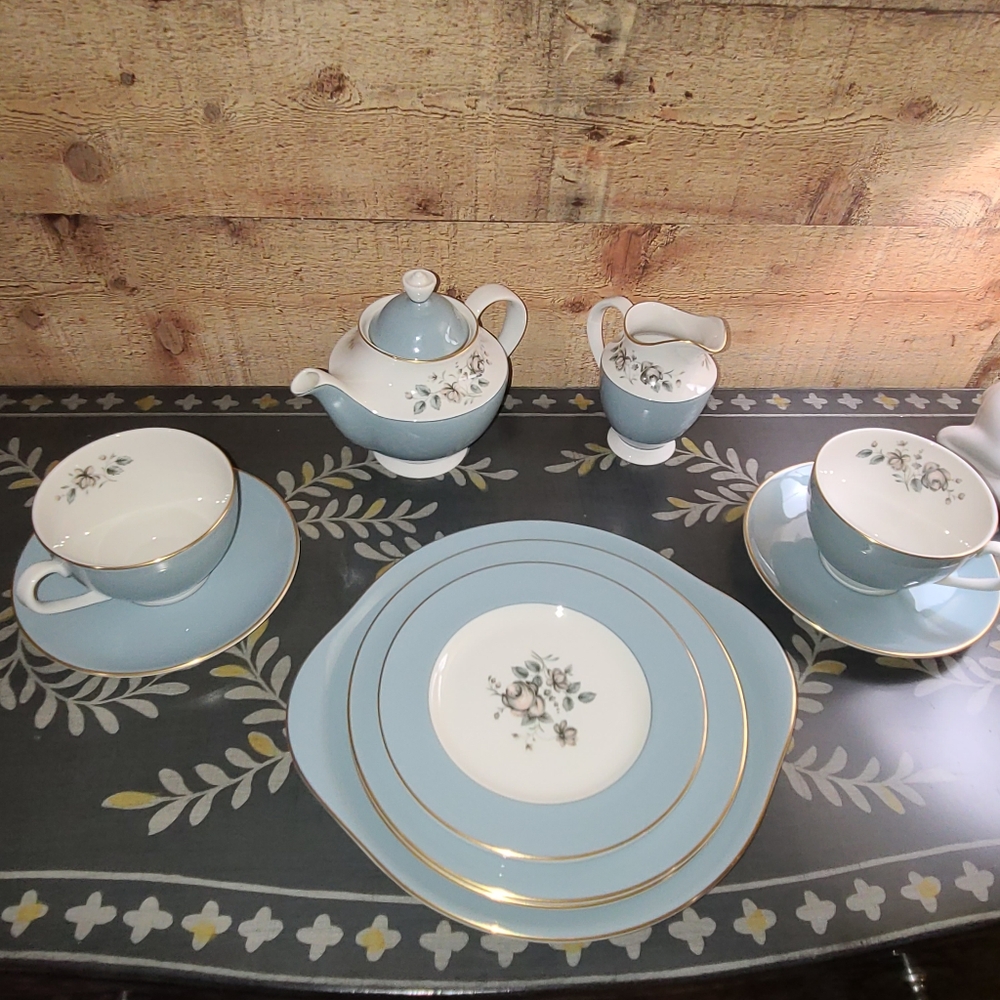 12 Pieces Royal Doulton Rose Elegans Tea Service For 2 🍵